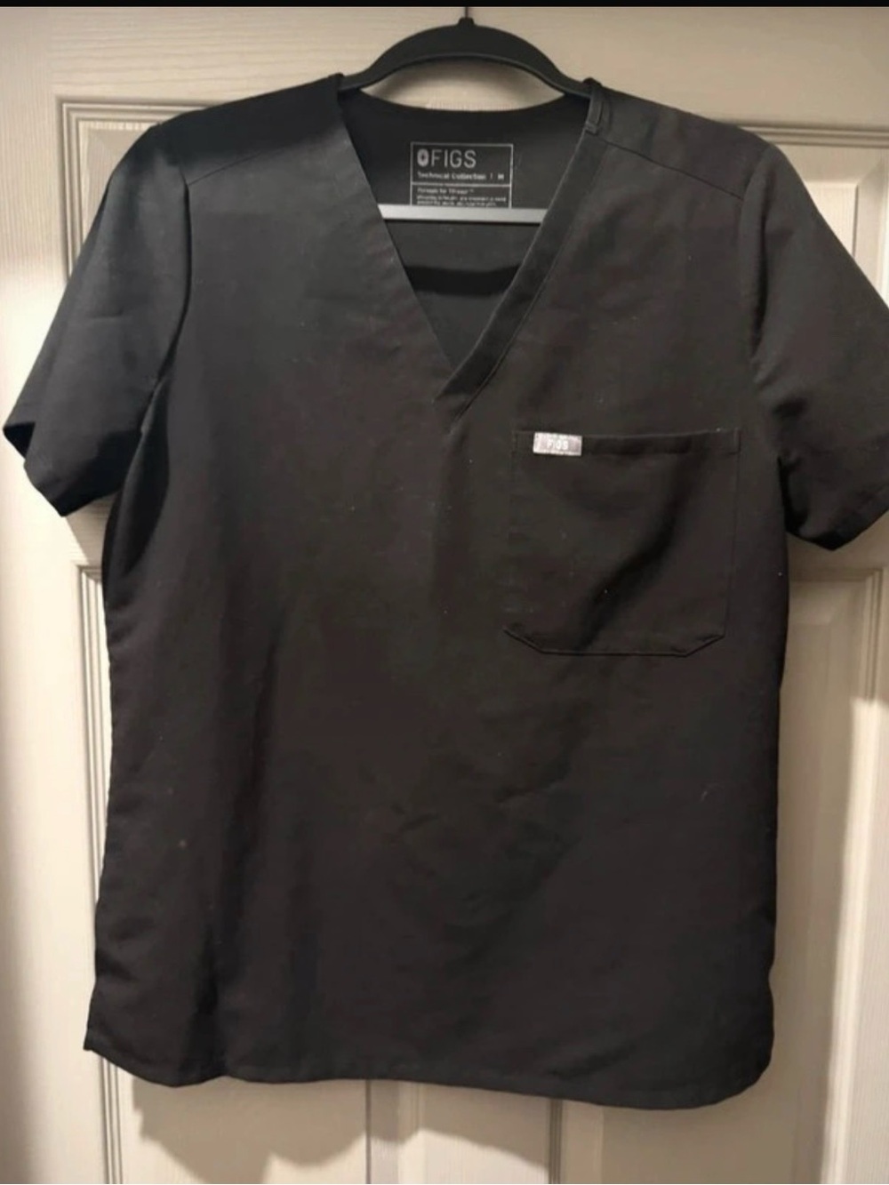 FIGS Classic V-Neck Scrub Top - Black